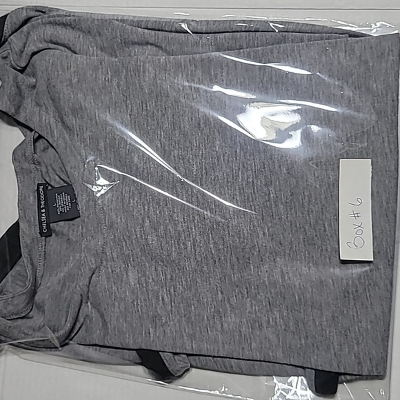 Chelsea & Theodore 3/4 Sleeve Shirt, Size Large Grey/ Black - Picture 7 of 7